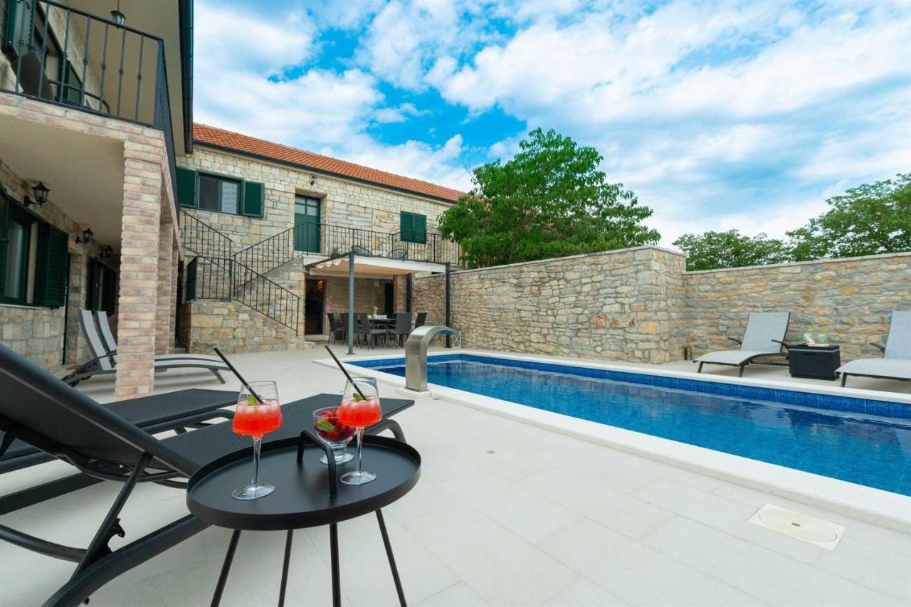 Stone Villa Didovi Snovi With Heated Pool Lisane Ostrovicke Exterior photo