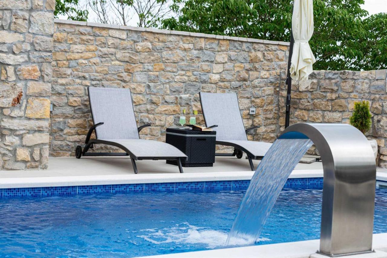 Stone Villa Didovi Snovi With Heated Pool Lisane Ostrovicke Exterior photo